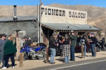 PIONEER-SALOON-IN-COLOR-MULTIPLE-PEOPLE-IN-FRONT-